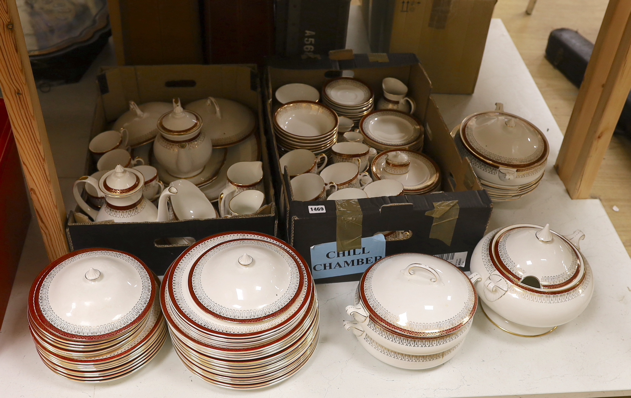 A Royal Grafton 'Majestic' pattern dinner service